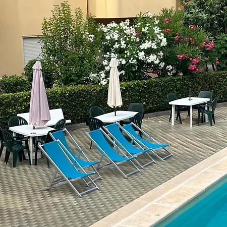 Da Ike Con Piscina شقة